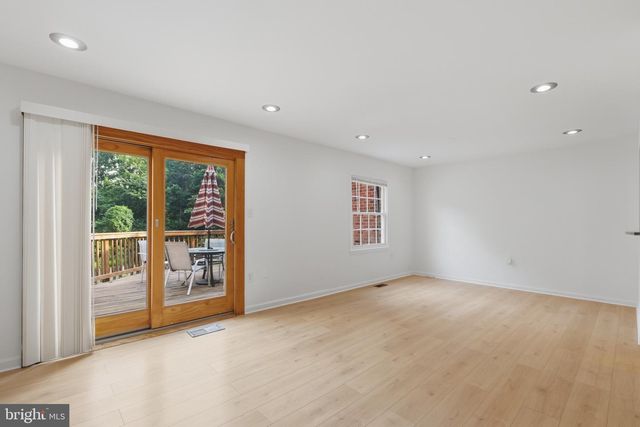 1110 MOOREFIELD CREEK RD SW, Vienna, VA 22180