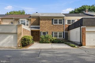 1110 MOOREFIELD CREEK RD SW, Vienna, VA 22180