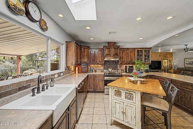 17629 N 16 Street, Phoenix, AZ 85022