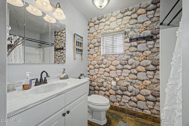 17629 N 16 Street, Phoenix, AZ 85022