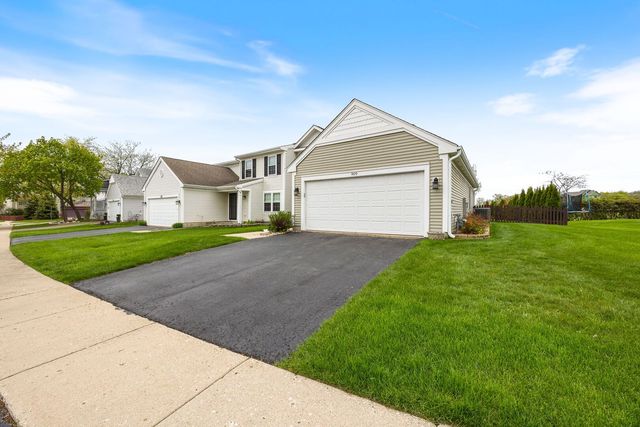 909 FOX CHASE DR Drive, Round Lake Beach, IL 60073