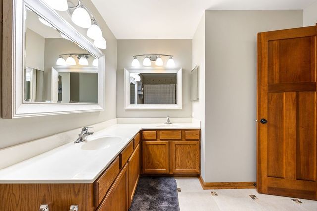 909 FOX CHASE DR Drive, Round Lake Beach, IL 60073