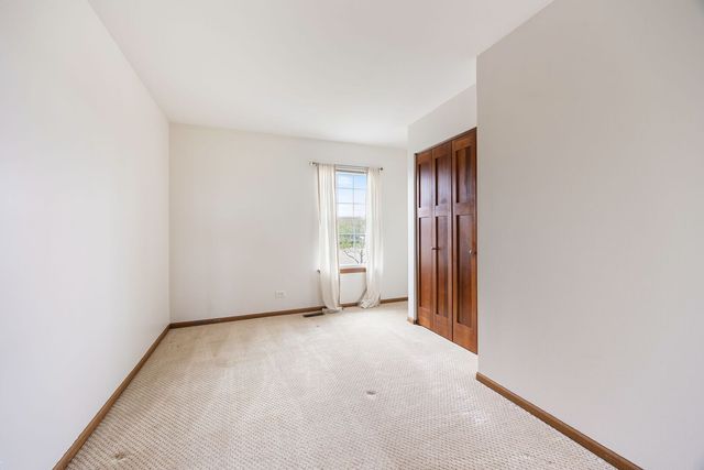 909 FOX CHASE DR Drive, Round Lake Beach, IL 60073