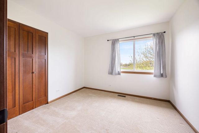 909 FOX CHASE DR Drive, Round Lake Beach, IL 60073