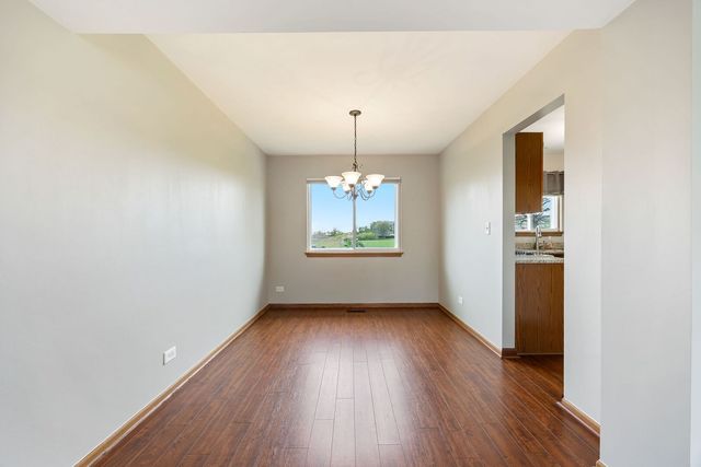909 FOX CHASE DR Drive, Round Lake Beach, IL 60073
