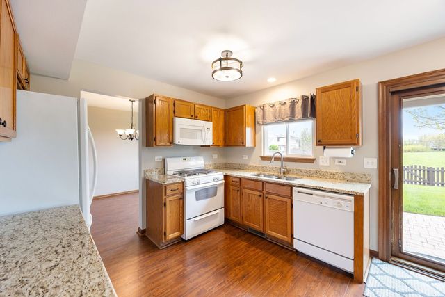 909 FOX CHASE DR Drive, Round Lake Beach, IL 60073