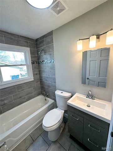 409 Hawthorne Drive, Union, MO 63084