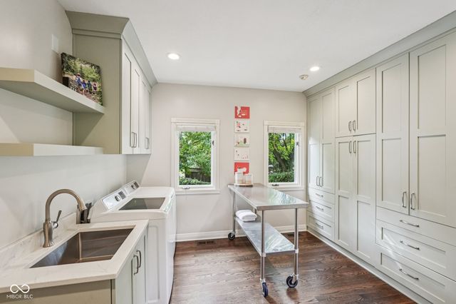 1985 Mulsanne Drive, Zionsville, IN 46077