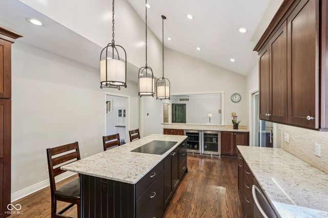 1985 Mulsanne Drive, Zionsville, IN 46077