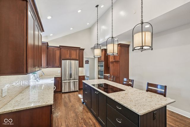 1985 Mulsanne Drive, Zionsville, IN 46077