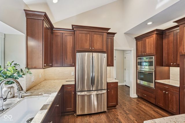 1985 Mulsanne Drive, Zionsville, IN 46077
