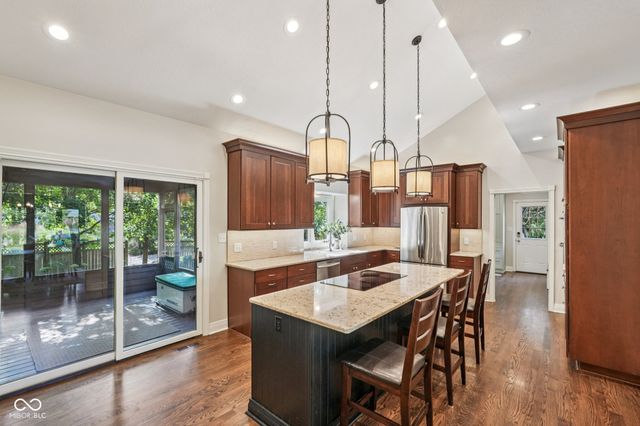 1985 Mulsanne Drive, Zionsville, IN 46077