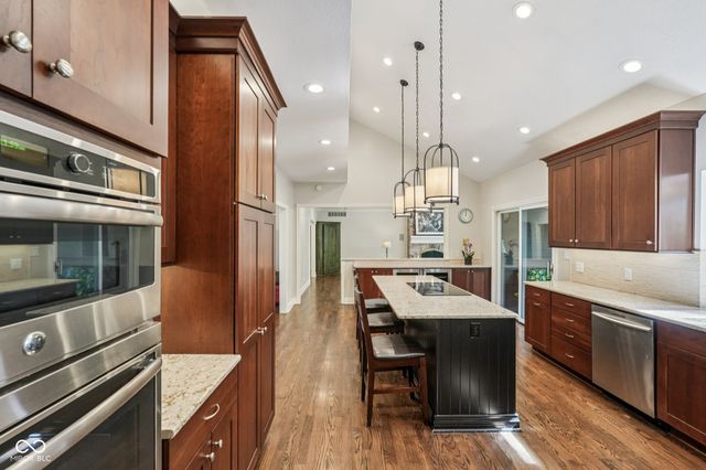 1985 Mulsanne Drive, Zionsville, IN 46077