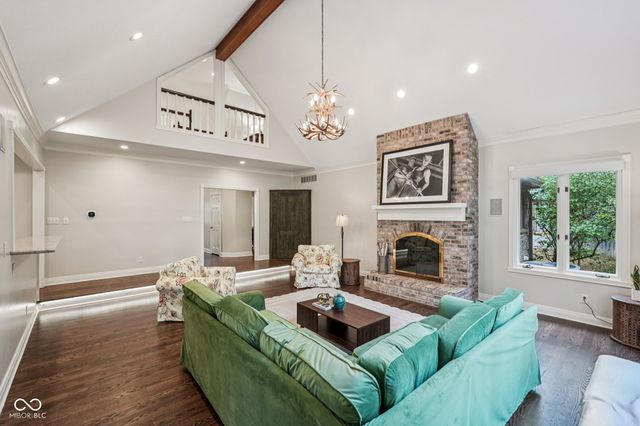 1985 Mulsanne Drive, Zionsville, IN 46077