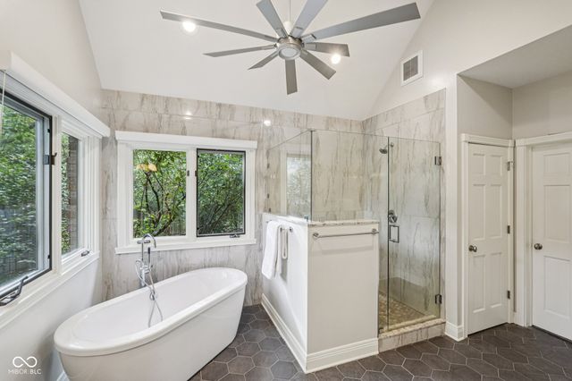 1985 Mulsanne Drive, Zionsville, IN 46077
