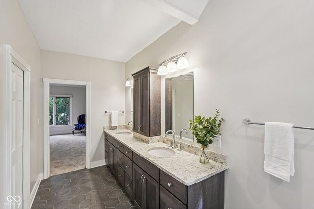 1985 Mulsanne Drive, Zionsville, IN 46077