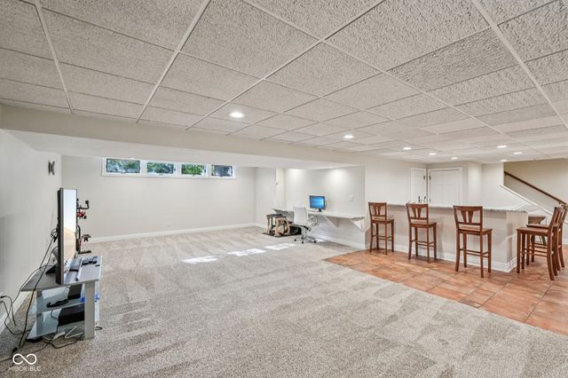 1985 Mulsanne Drive, Zionsville, IN 46077