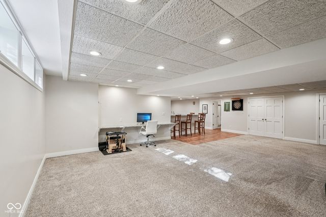 1985 Mulsanne Drive, Zionsville, IN 46077