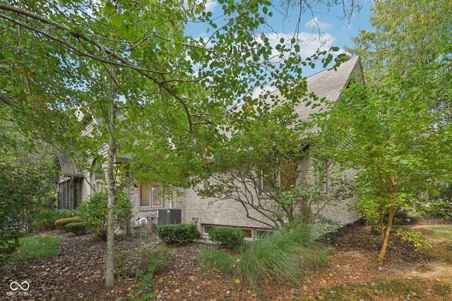 1985 Mulsanne Drive, Zionsville, IN 46077