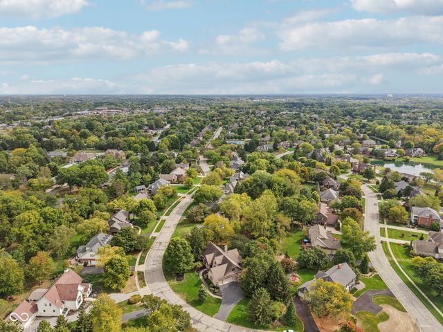 1985 Mulsanne Drive, Zionsville, IN 46077