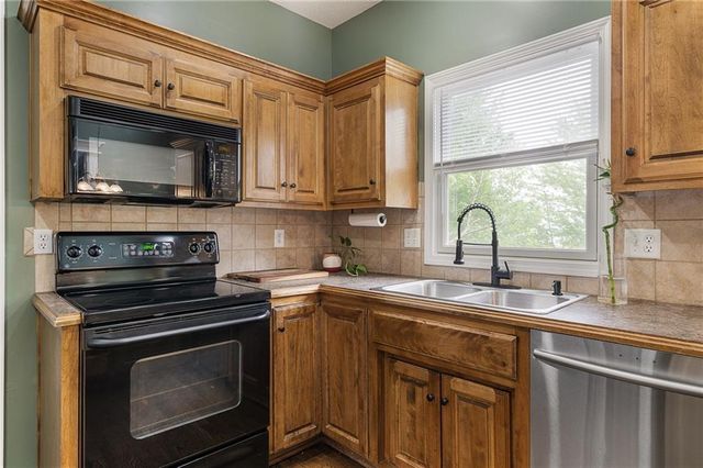 24966 W 150th Court, Olathe, KS 66061