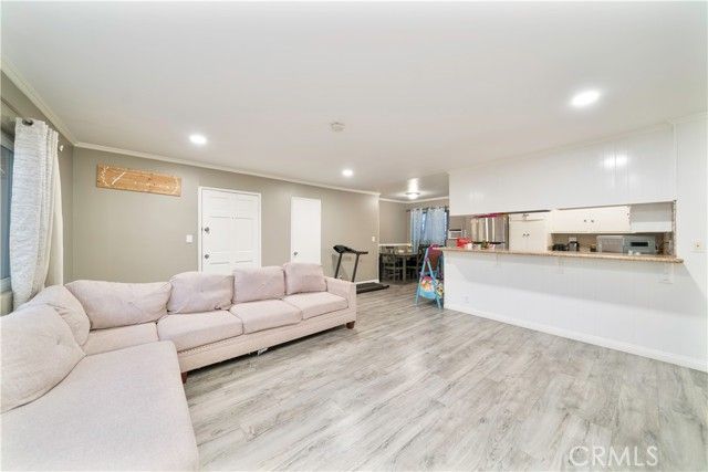 6021 Gage 4, Bell Gardens, CA 90201