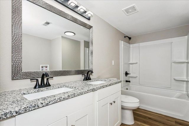 7802 E Pagent Ln, Wichita, KS 67206