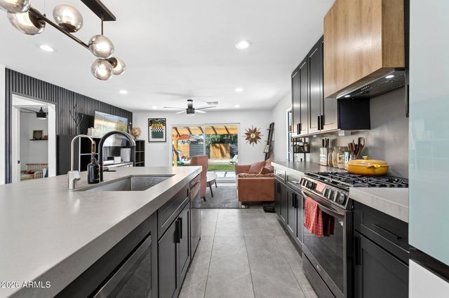 1524 E HARVARD Street, Phoenix, AZ 85006