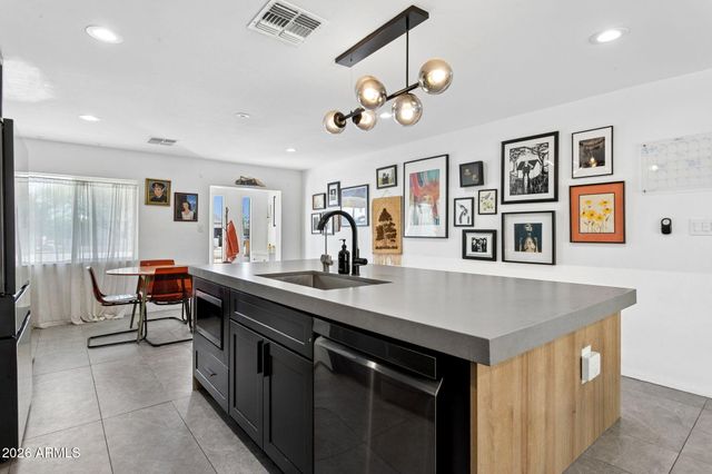 1524 E HARVARD Street, Phoenix, AZ 85006