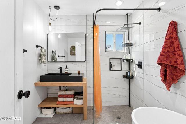 1524 E HARVARD Street, Phoenix, AZ 85006