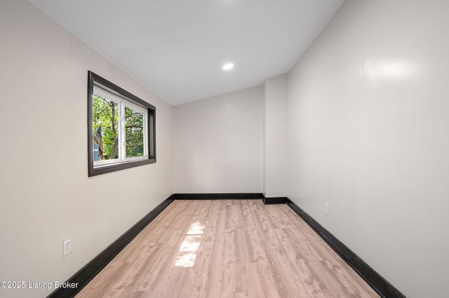 114 Stevenson Ave, Louisville, KY 40206