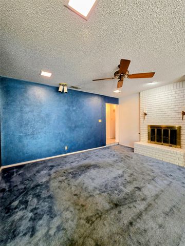 1020 Redbud Court, Arlington, TX 76012