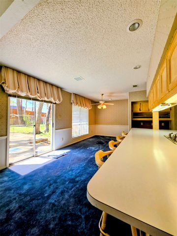 1020 Redbud Court, Arlington, TX 76012