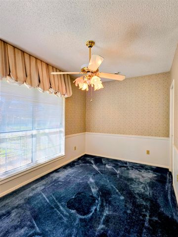 1020 Redbud Court, Arlington, TX 76012