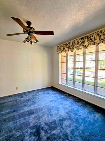 1020 Redbud Court, Arlington, TX 76012