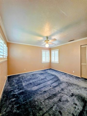 1020 Redbud Court, Arlington, TX 76012