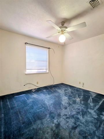 1020 Redbud Court, Arlington, TX 76012