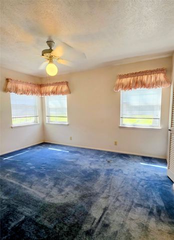 1020 Redbud Court, Arlington, TX 76012