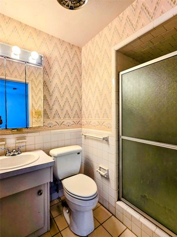 1020 Redbud Court, Arlington, TX 76012