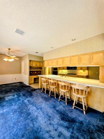 1020 Redbud Court, Arlington, TX 76012