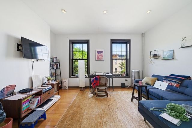 751 Franklin Avenue, New York City, NY 11238