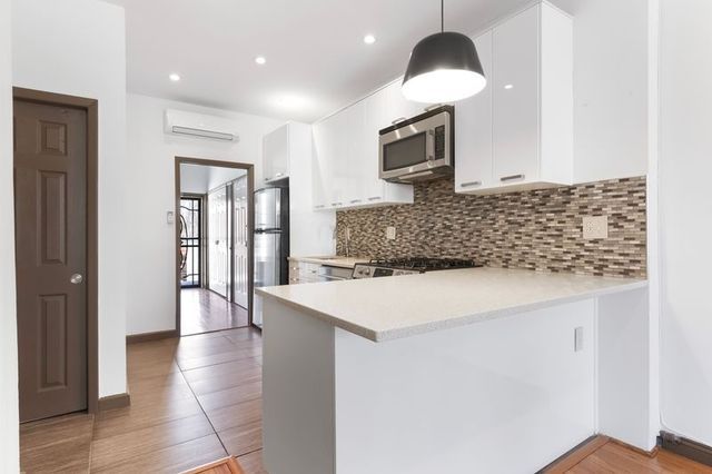 751 Franklin Avenue, New York City, NY 11238
