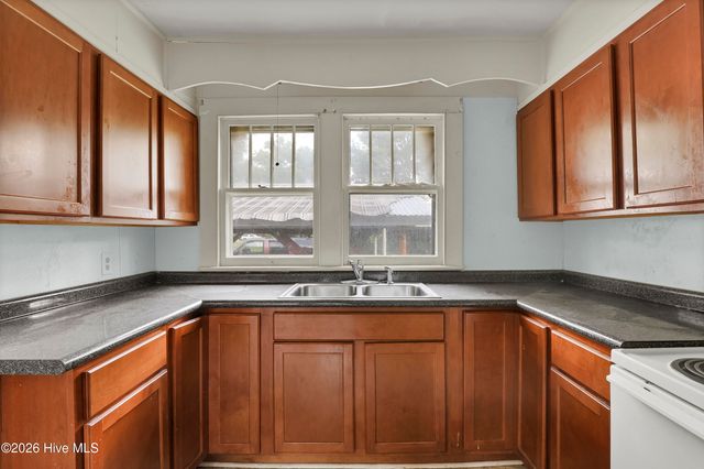 222 Evans Street, Wilmington, NC 28405