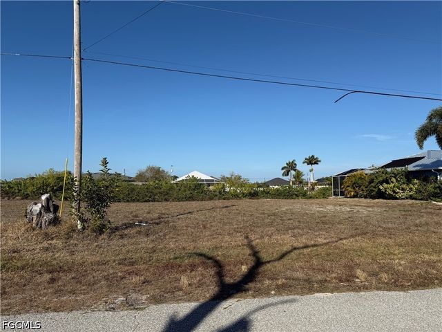 400 NW 32nd PL, Cape Coral, FL 33993