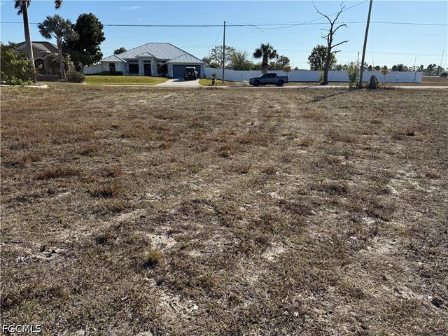 400 NW 32nd PL, Cape Coral, FL 33993