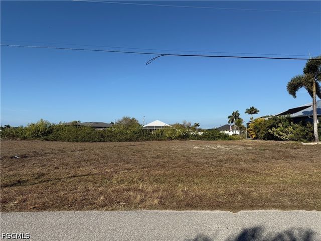 400 NW 32nd PL, Cape Coral, FL 33993