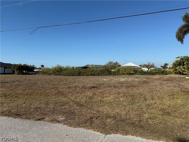 400 NW 32nd PL, Cape Coral, FL 33993