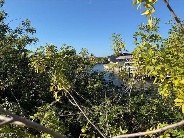 400 NW 32nd PL, Cape Coral, FL 33993