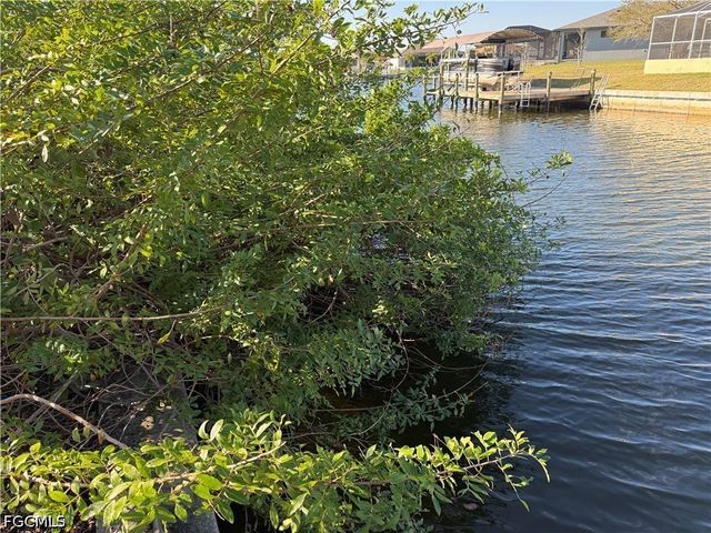 400 NW 32nd PL, Cape Coral, FL 33993