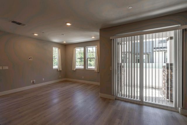 3080 Seaspray Walk, Sacramento, CA 95833